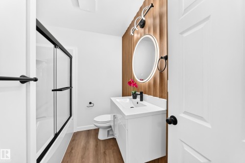 12819 107 Street Nw, Edmonton, AB - Indoor Photo Showing Bathroom