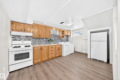 12819 107 Street Nw, Edmonton, AB - Indoor Photo Showing Kitchen