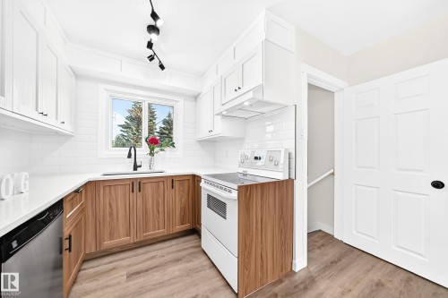 12819 107 Street Nw, Edmonton, AB - Indoor Photo Showing Kitchen