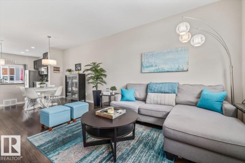 #88 320 Secord Blvd Nw, Edmonton, AB - Indoor Photo Showing Living Room
