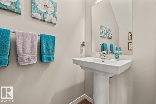 #88 320 Secord Blvd Nw, Edmonton, AB - Indoor Photo Showing Bathroom
