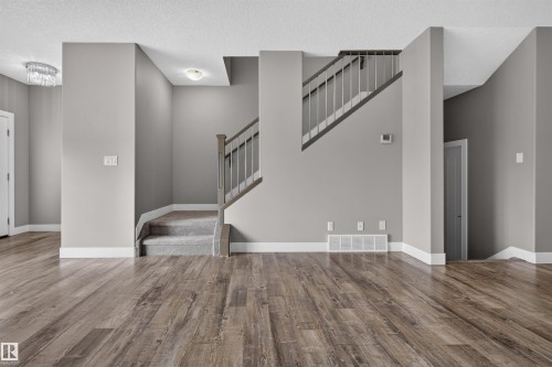 812 Morris Avenue, Leduc, AB - Indoor Photo Showing Other Room