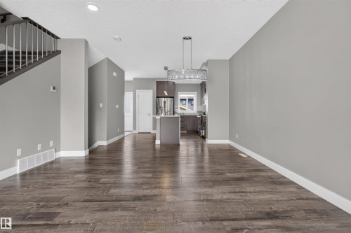 812 Morris Avenue, Leduc, AB - Indoor