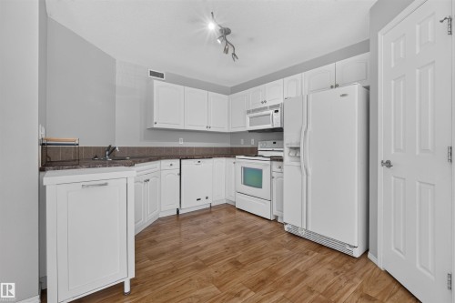 #29 150 Edwards Dr Sw, Edmonton, AB - Indoor Photo Showing Kitchen