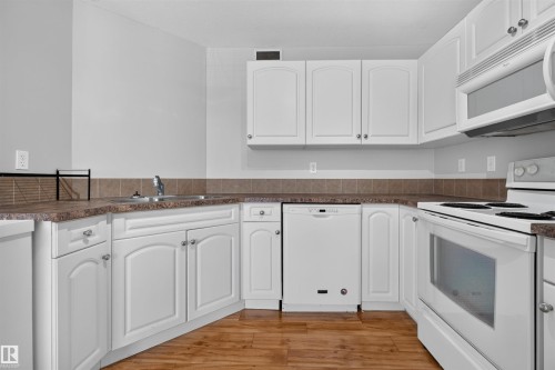 #29 150 Edwards Dr Sw, Edmonton, AB - Indoor Photo Showing Kitchen With Double Sink