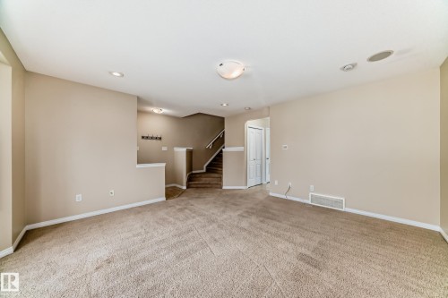 7706 Schmid Crescent Nw, Edmonton, AB - Indoor Photo Showing Other Room