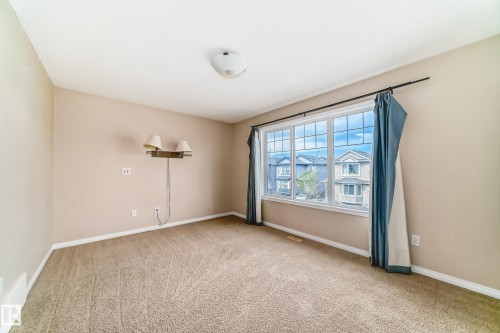 7706 Schmid Crescent Nw, Edmonton, AB - Indoor Photo Showing Other Room