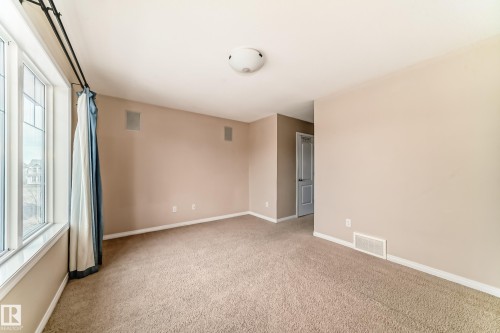 7706 Schmid Crescent Nw, Edmonton, AB - Indoor Photo Showing Other Room