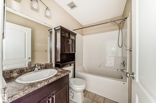 7706 Schmid Crescent Nw, Edmonton, AB - Indoor Photo Showing Bathroom