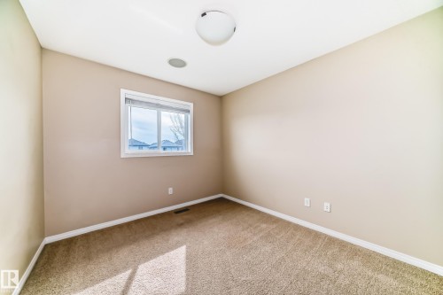7706 Schmid Crescent Nw, Edmonton, AB - Indoor Photo Showing Other Room
