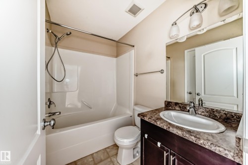 7706 Schmid Crescent Nw, Edmonton, AB - Indoor Photo Showing Bathroom