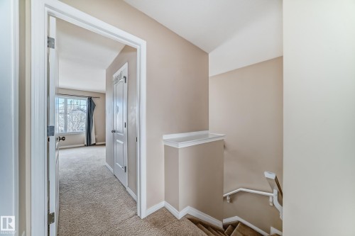 7706 Schmid Crescent Nw, Edmonton, AB - Indoor Photo Showing Other Room