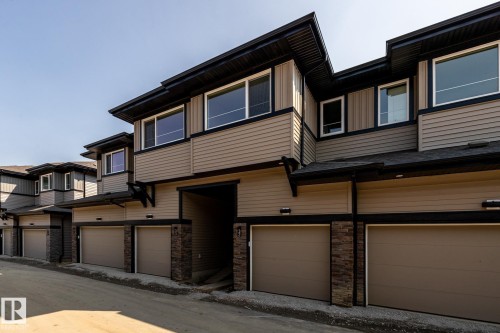 #32 7020 KESWICK CM SW  Edmonton, AB T6W 5P8