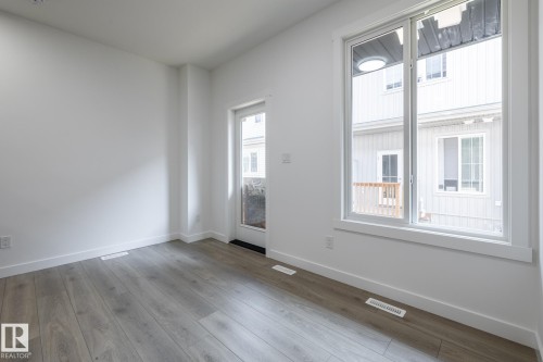 #32 7020 Keswick Cm Sw, Edmonton, AB - Indoor Photo Showing Other Room