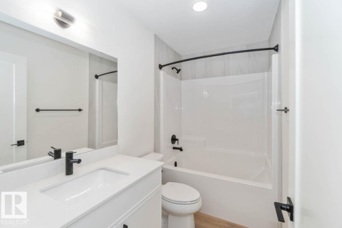 37 Devonshire Drive, Sherwood Park, AB - Indoor Photo Showing Bathroom