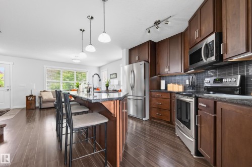 1007 162 Street Sw, Edmonton, AB - Indoor Photo Showing Kitchen With Stainless Steel Kitchen With Upgraded Kitchen