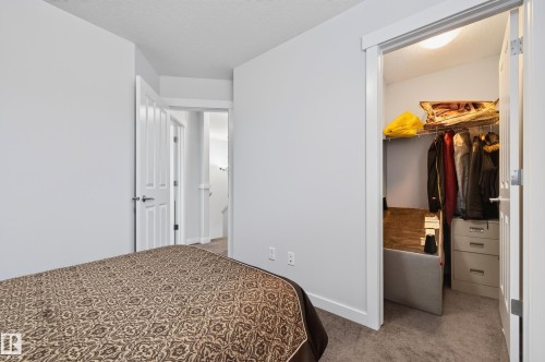 1007 162 Street Sw, Edmonton, AB - Indoor Photo Showing Bedroom
