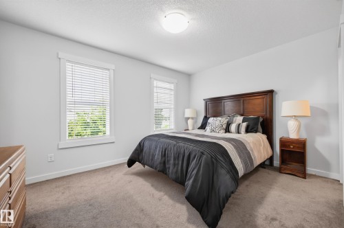 1007 162 Street Sw, Edmonton, AB - Indoor Photo Showing Bedroom