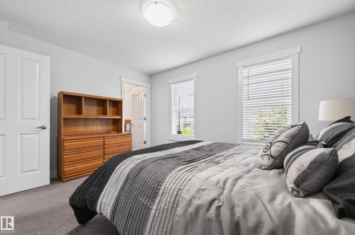 1007 162 Street Sw, Edmonton, AB - Indoor Photo Showing Bedroom