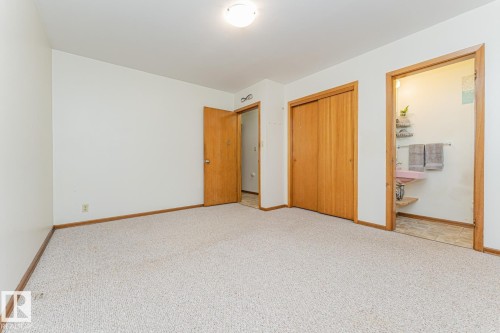 10726 70 Avenue Nw, Edmonton, AB - Indoor Photo Showing Other Room