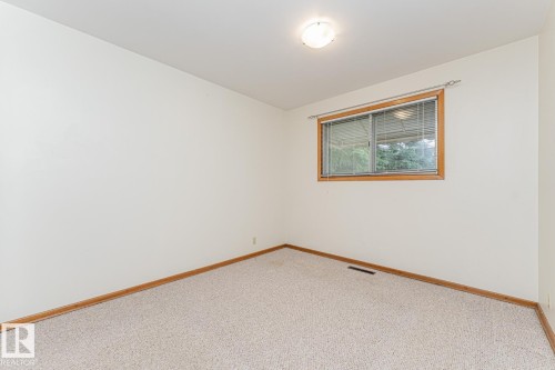 10726 70 Avenue Nw, Edmonton, AB - Indoor Photo Showing Other Room