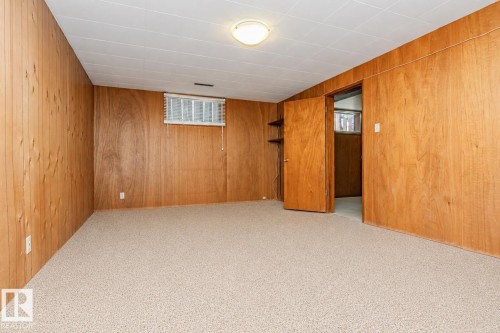 10726 70 Avenue Nw, Edmonton, AB - Indoor