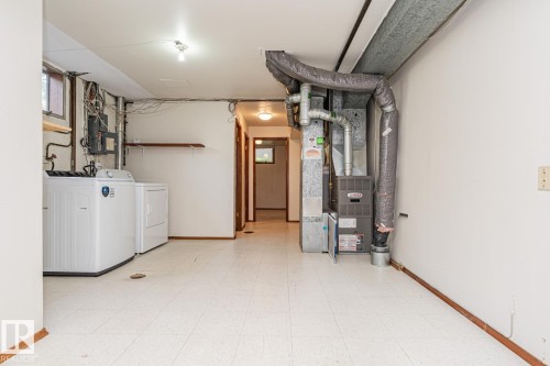 10726 70 Avenue Nw, Edmonton, AB - Indoor Photo Showing Laundry Room