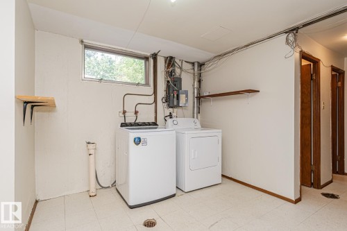 10726 70 Avenue Nw, Edmonton, AB - Indoor Photo Showing Laundry Room
