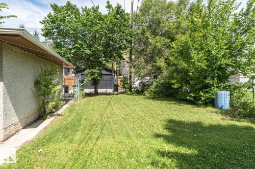 10726 70 Avenue Nw, Edmonton, AB - Outdoor