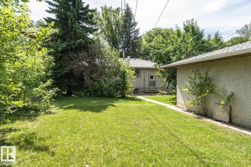10726 70 Avenue Nw, Edmonton, AB - Outdoor