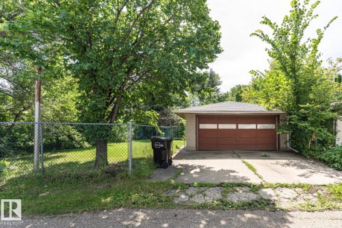 10726 70 Avenue Nw, Edmonton, AB - Outdoor