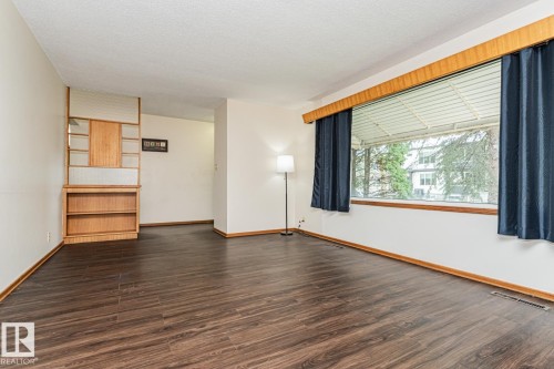 10726 70 Avenue Nw, Edmonton, AB - Indoor Photo Showing Other Room