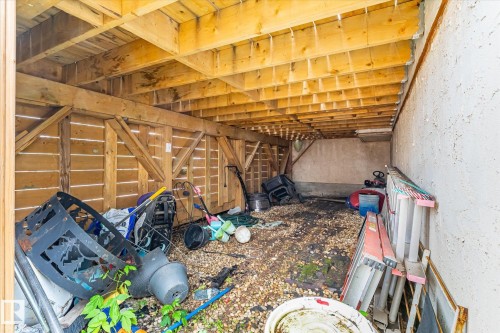 12435 46 Street Nw, Edmonton, AB - Indoor Photo Showing Other Room
