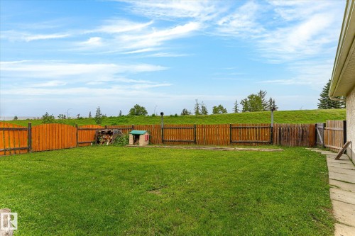 12435 46 Street Nw, Edmonton, AB - Outdoor