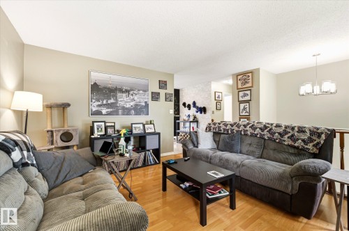 12435 46 Street Nw, Edmonton, AB - Indoor Photo Showing Living Room