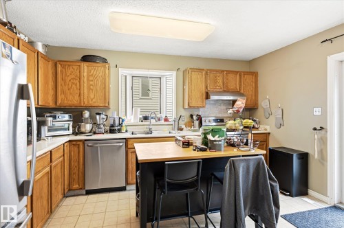 12435 46 Street Nw, Edmonton, AB - Indoor Photo Showing Kitchen