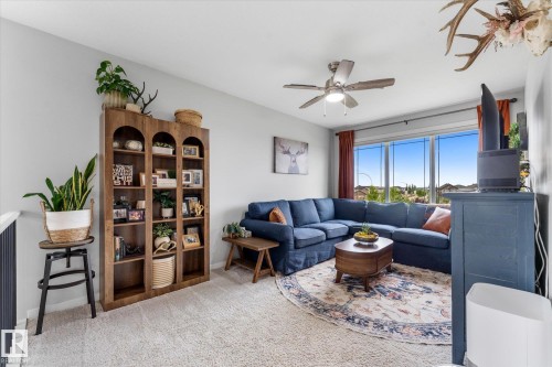 2 Caledon Crescent, Spruce Grove, AB - Indoor Photo Showing Living Room