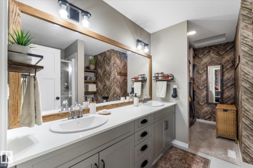 2 Caledon Crescent, Spruce Grove, AB - Indoor Photo Showing Bathroom