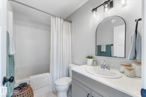 2 Caledon Crescent, Spruce Grove, AB - Indoor Photo Showing Bathroom