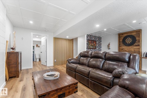 2 Caledon Crescent, Spruce Grove, AB - Indoor Photo Showing Living Room