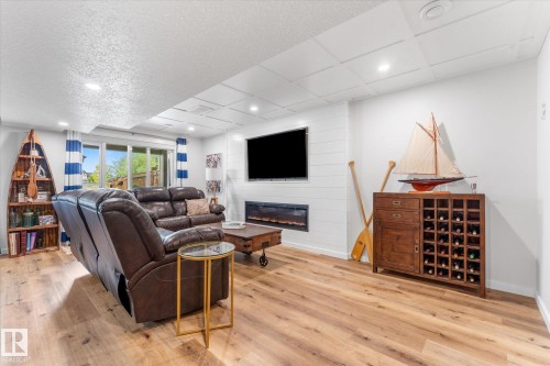 2 Caledon Crescent, Spruce Grove, AB - Indoor With Fireplace