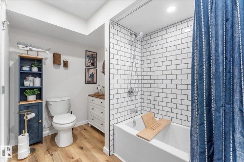 2 Caledon Crescent, Spruce Grove, AB - Indoor Photo Showing Bathroom