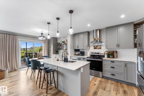 2 Caledon Crescent, Spruce Grove, AB - Indoor Photo Showing Kitchen With Upgraded Kitchen