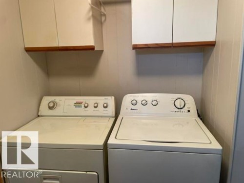 58 The Parkway Northwest, Edmonton, AB - Indoor Photo Showing Laundry Room
