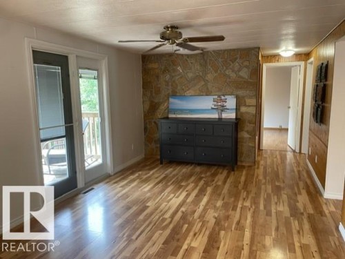 5 Cliff Crescent Northwest, Edmonton, AB - Indoor