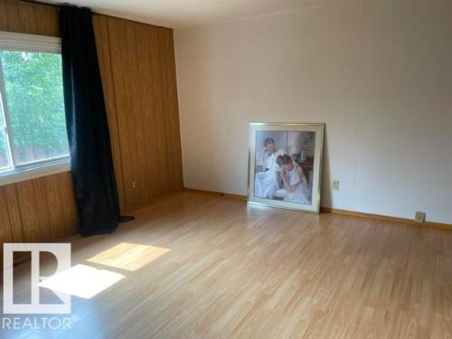 5 Cliff Crescent Northwest, Edmonton, AB - Indoor Photo Showing Other Room
