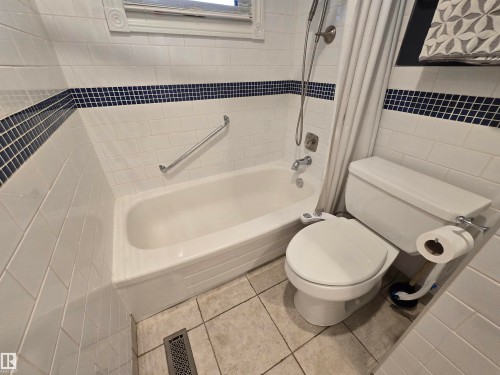 14603 122 Street Nw, Edmonton, AB - Indoor Photo Showing Bathroom