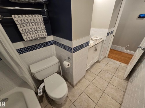 14603 122 Street Nw, Edmonton, AB - Indoor Photo Showing Bathroom