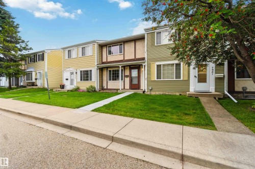 7963 178 Street Nw, Edmonton, AB - Outdoor With Facade