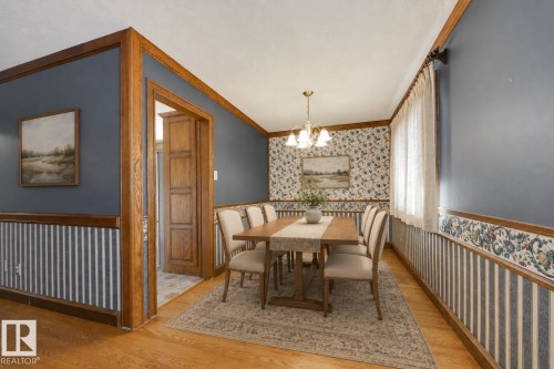 4716 109 Avenue Nw, Edmonton, AB - Indoor Photo Showing Dining Room